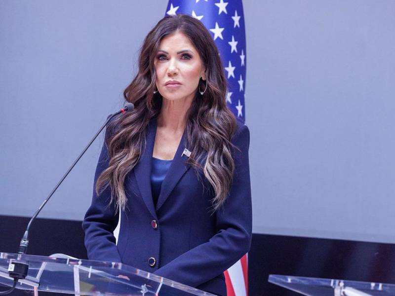 <b>La secretaria de Seguridad Nacional, Kristi Noem.</b>