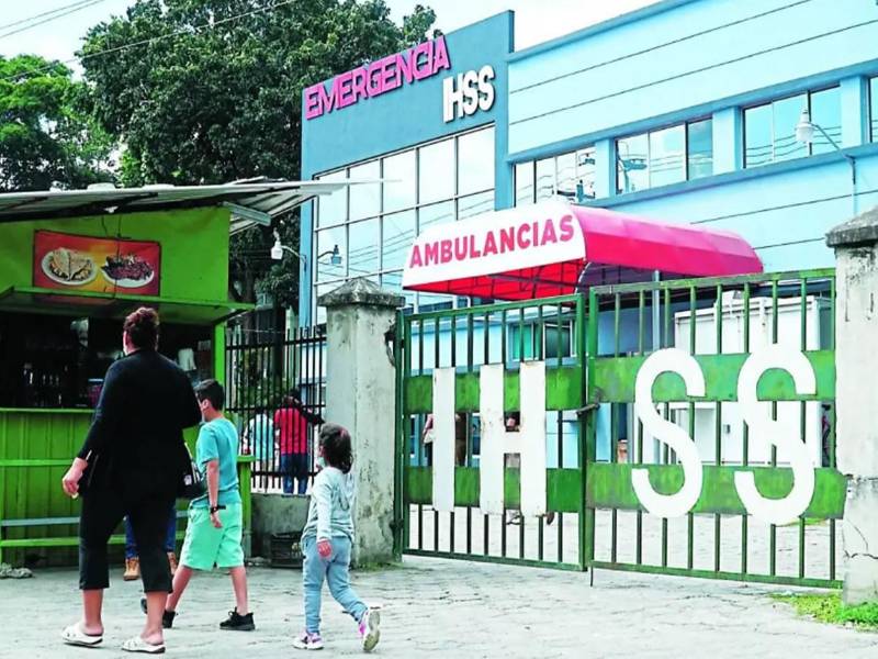 Entrada del IHSS en San Pedro Sula. Imagen de archivo La Prensa.