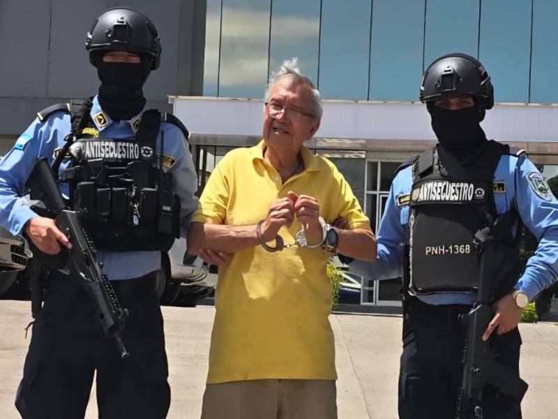 Roberto Andino tenía una orden de captura vigente, emitida el 27 de febrero de 2026.