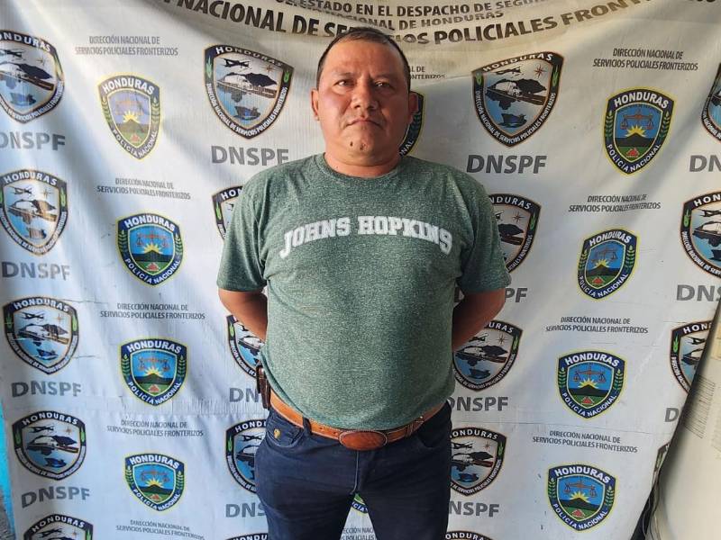 El detenido fue identificado como Byron Exequiel García Ramos, de 45 años.