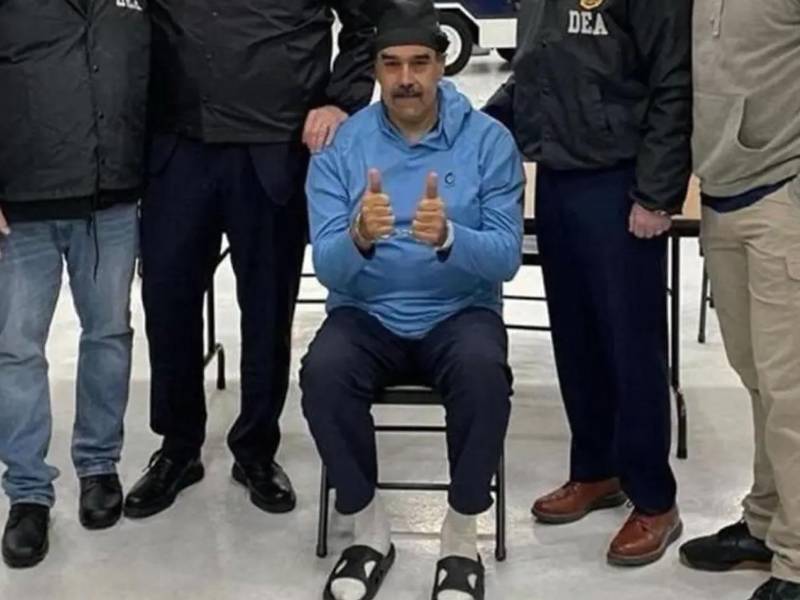 Maduro<b> </b>está acusado de cuatro cargos: tres de conspiración para cometer narcoterrorismo, importar cocaína y poseer ametralladoras y artefactos destructivos, y un cuarto delito de posesión de esas armas.