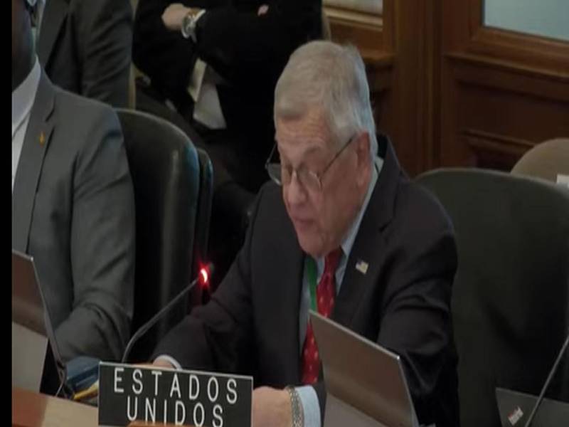 <b>Michael Kozak, durante la sesión extraordinaria del consejo permanente de la OEA de este lunes. </b>