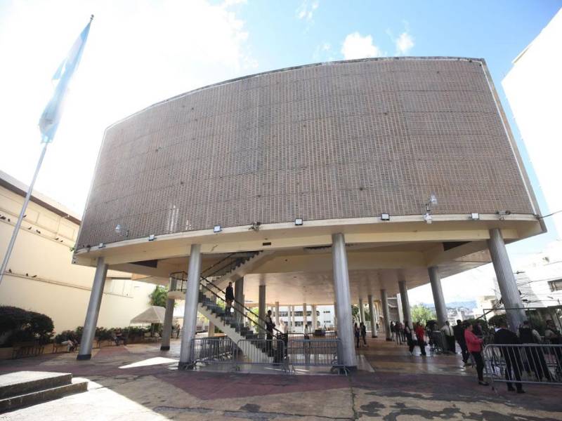Los bajos del Congreso Nacional, en Tegucigalpa, este martes. Fotografía: David Romero.