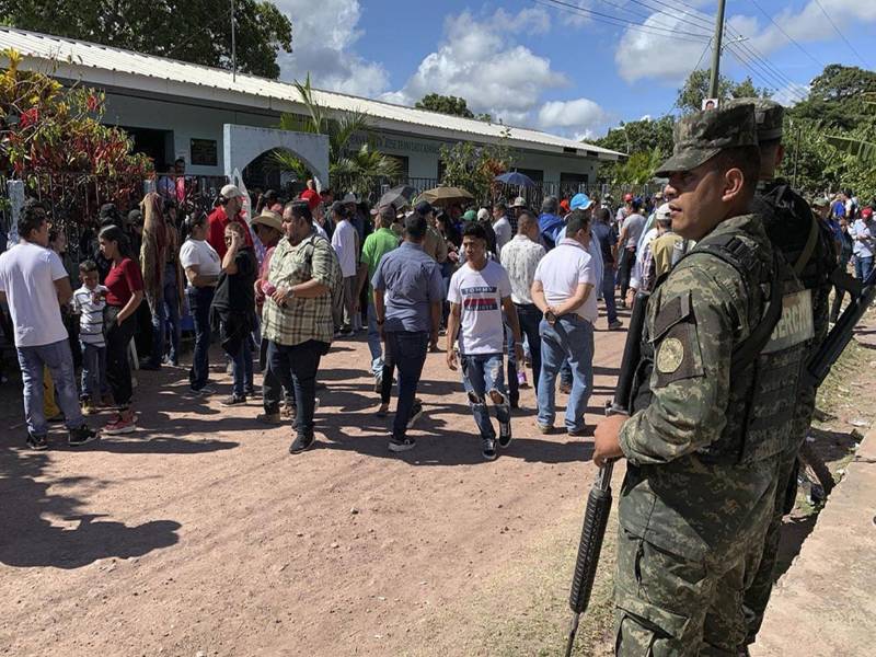 Las elecciones generales en el municipio de San Antonio de Flores, El Paraíso, el único lugar donde su población no pudo votar el pasado 30 de noviembre, por varias irregularidades, se iniciaron en un ambiente de mucho civismo, orden y seguridad. EFE