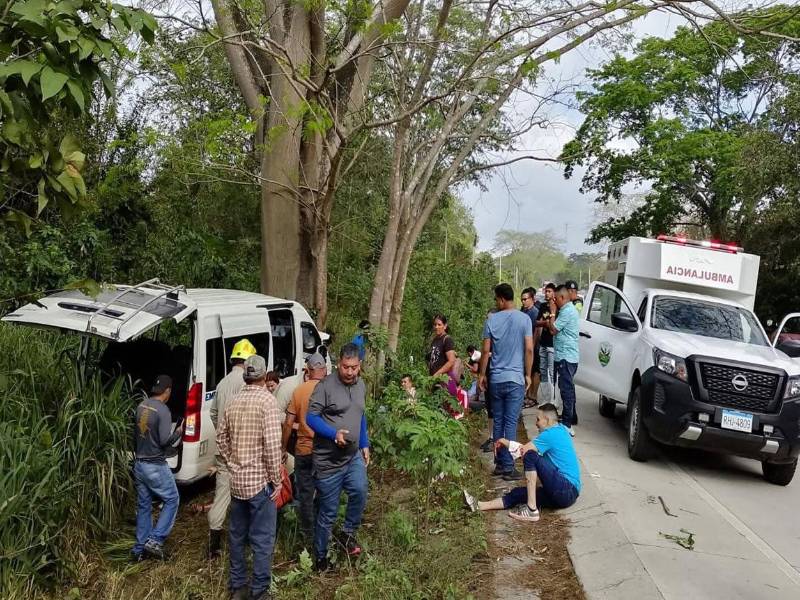 Un fuerte accidente de tránsito se registró la mañana de este jueves en la carretera CA-4, a la altura del municipio de Quimistán, en el departamento de Santa Bárbara, dejando varios heridos y generando alarma entre los pobladores de la zona.