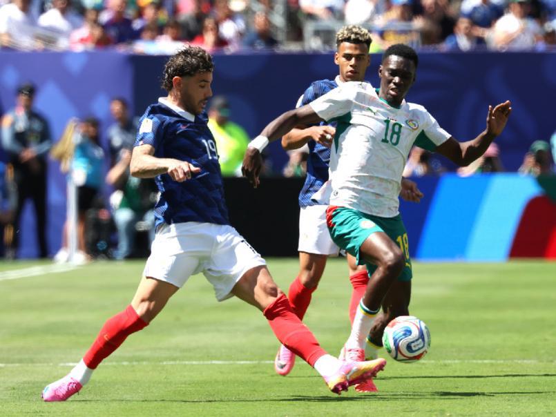 Mbappé da revés a Messi en el Mundial, nuevo festejo con Francia y la polémica