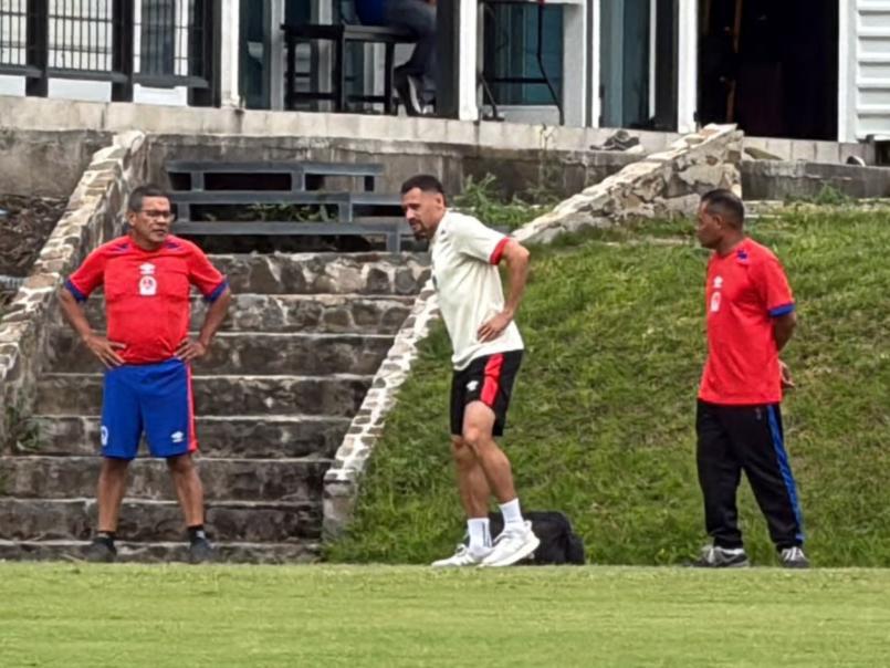 Alerta en Olimpia: Tres jugadores encienden las alarmas en entreno