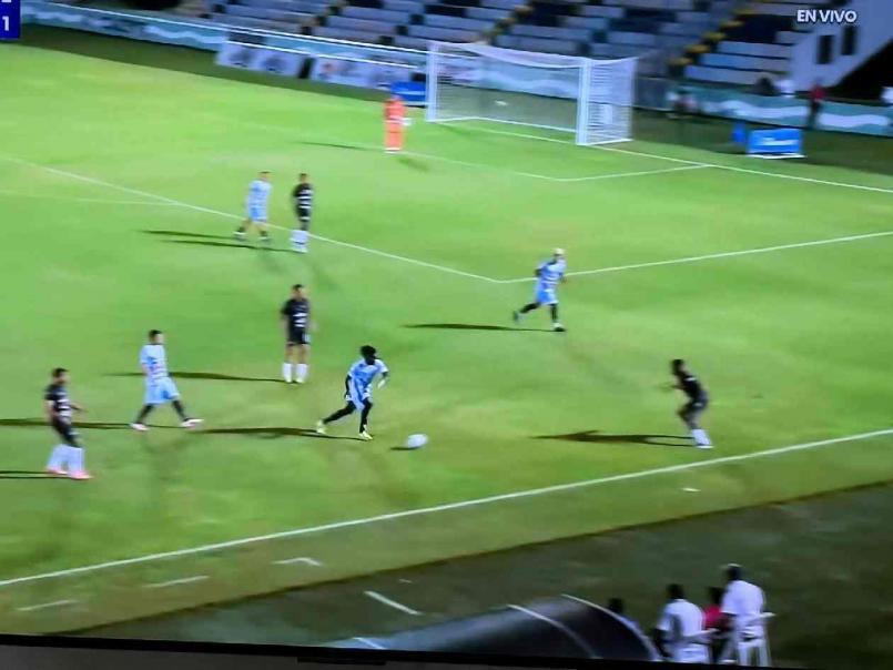 Mario Moncada hace denuncia al ver el estadio Ceibeño: su contundente mensaje