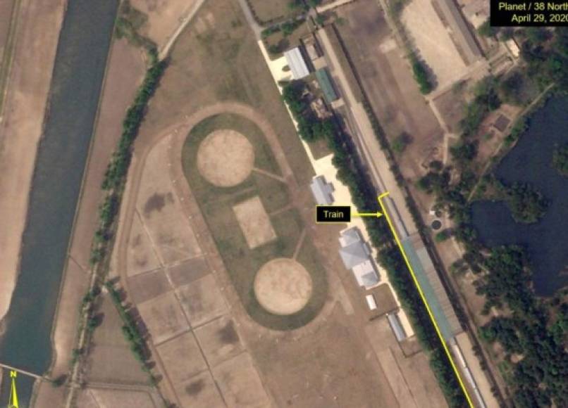 Kim tiene una exclusiva villa privada en Wonsan, en la costa este del país. Las imágenes de satelite tomadas por 38North, un grupo de expertos con sede en los Estados Unidos, muestran el movimiento de varios yates de lujo frente a la residencia de verano del líder norcoreano.