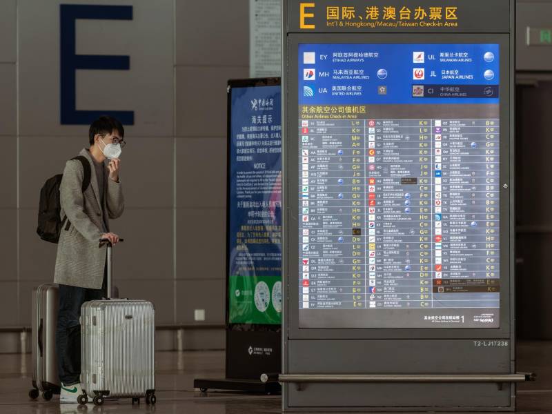 EEUU emitió restricciones a viajeros chinos ante los nuevos casis de covid-19.