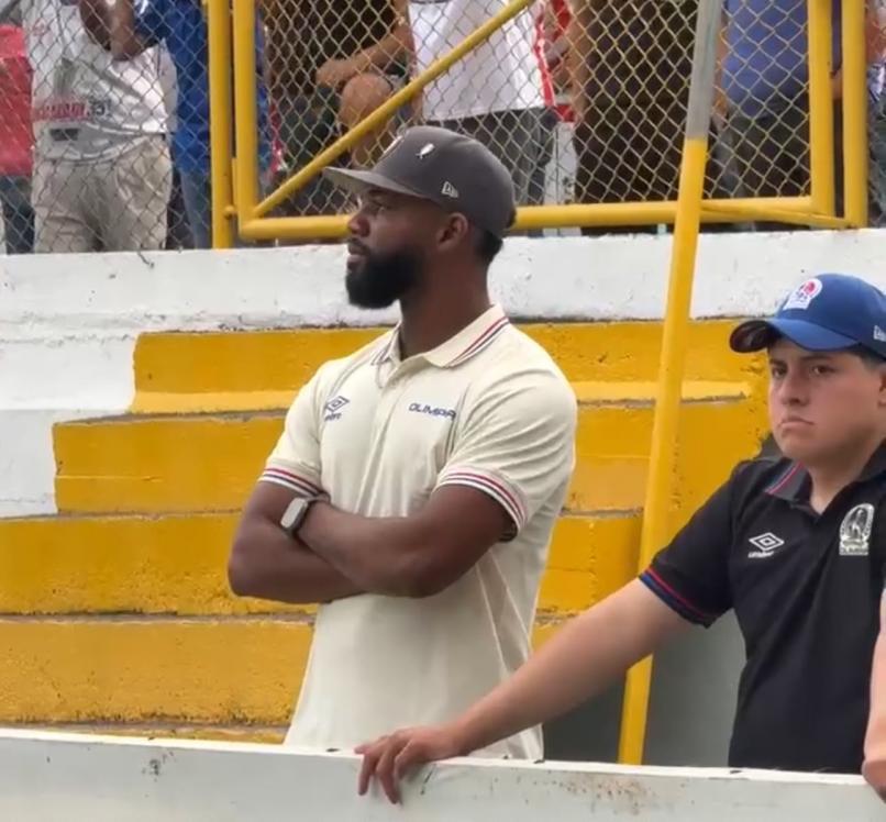 Alerta en Olimpia: Tres jugadores encienden las alarmas en entreno