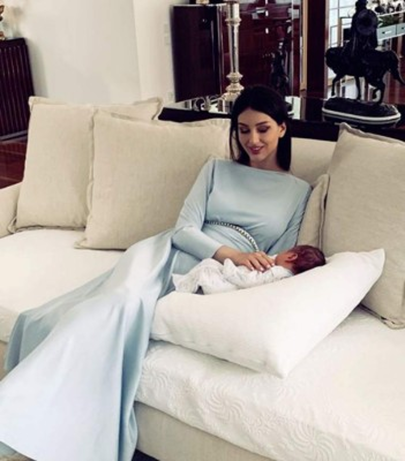 Sin embargo, Mohamed no está dispuesto a 'aceptarla de nuevo' y ha prometido que no les faltara nada ni a ella ni al bebé, afirmó el abogado.