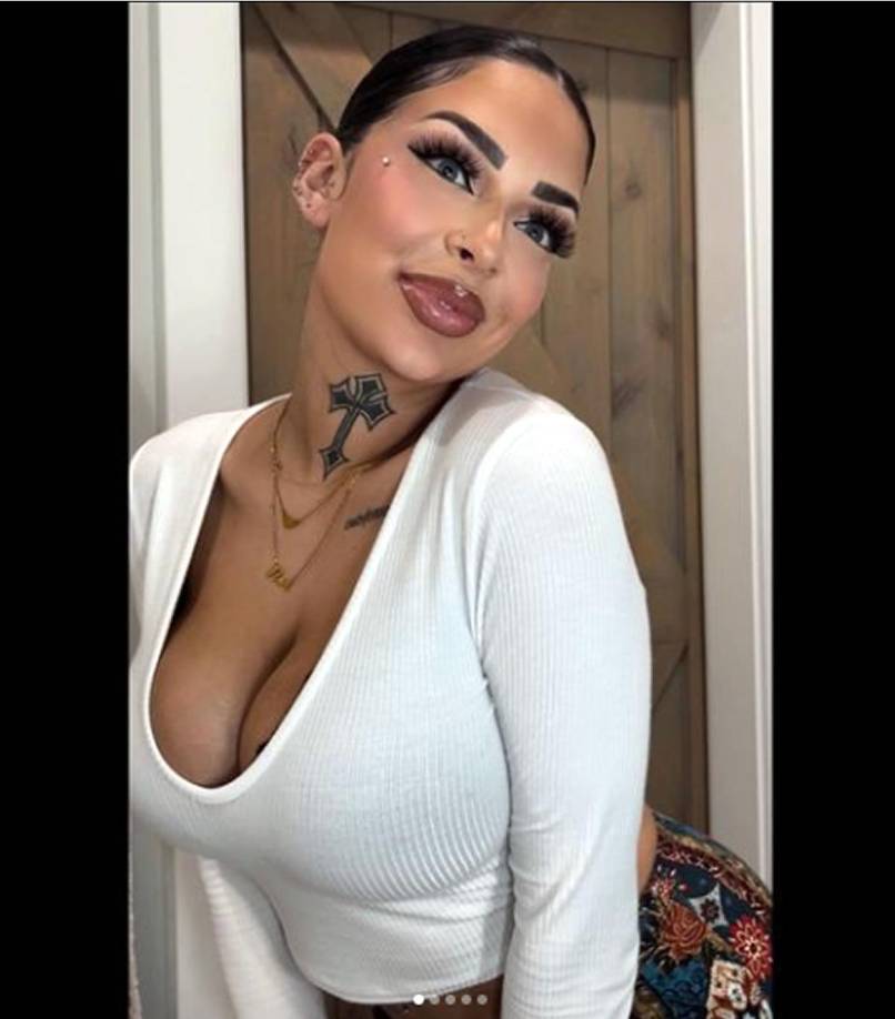 La joven reveló, mediante un podcast, cómo fue que sucedió el encuentro con los deportistas de baloncesto: la influencer pasó la noche junto a siete integrantes de los Suns.