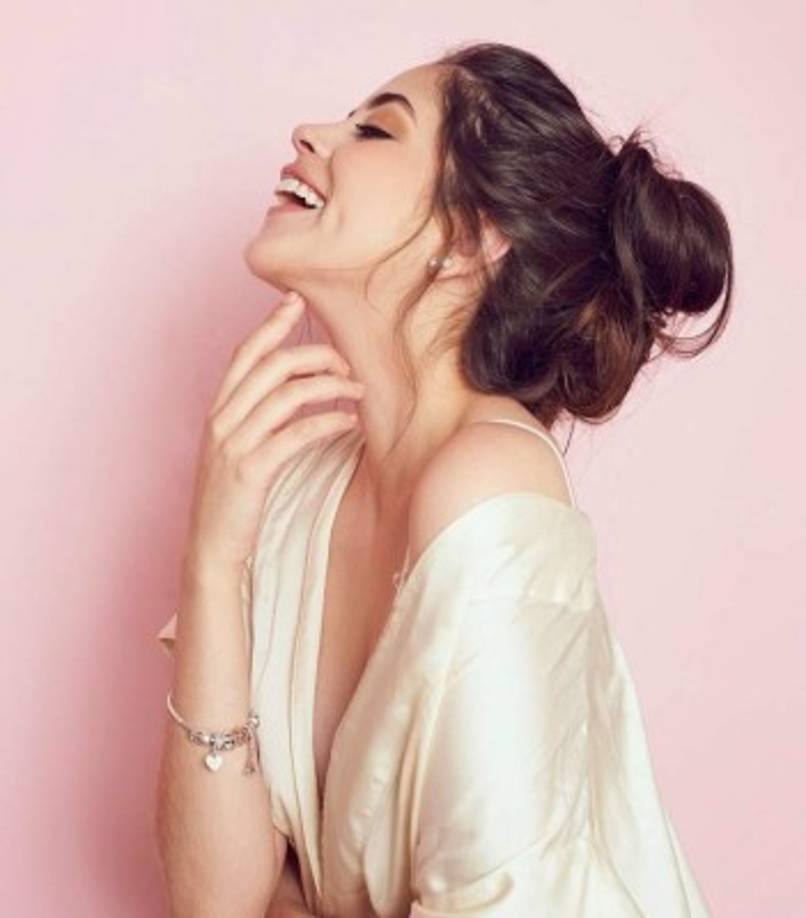 Gabriela es la sensual hija de Marlon Moreno.