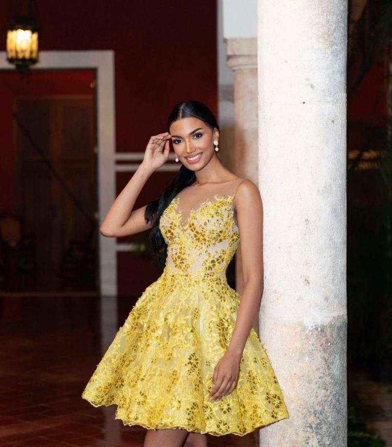 República Dominicana: Celinee SantosUna de las <b>favoritas</b> de la edición de este año, cuenta con un gran respaldo de la fanaticada y una preparación destacada. La <b>República Dominicana</b> es conocida por su sólido desempeño en <b>Miss Universo</b> en los últimos años, y con la seguridad qe<b> desprende Celinee</b> podría continuar esa tradición de éxitos. Su postura y preparación física son algunas de las cualidades que la hacen destacar.