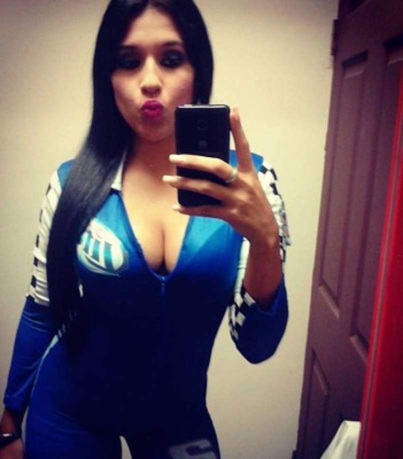 Cada foto que comparte en su cuenta de facebook deja con la boca abierta a sus fans...