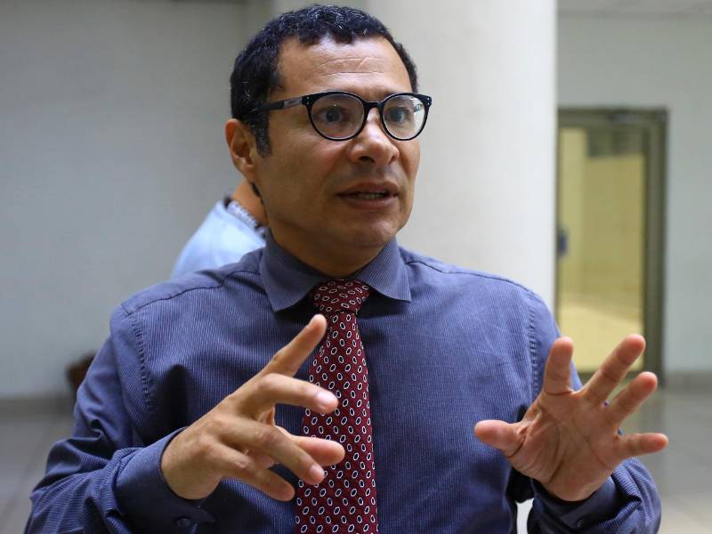 El acusador privado Benjamín Lavaire es del criterio que la odontóloga Tesla Paola Alemán hizo una preparación previa del crimen de su hija.