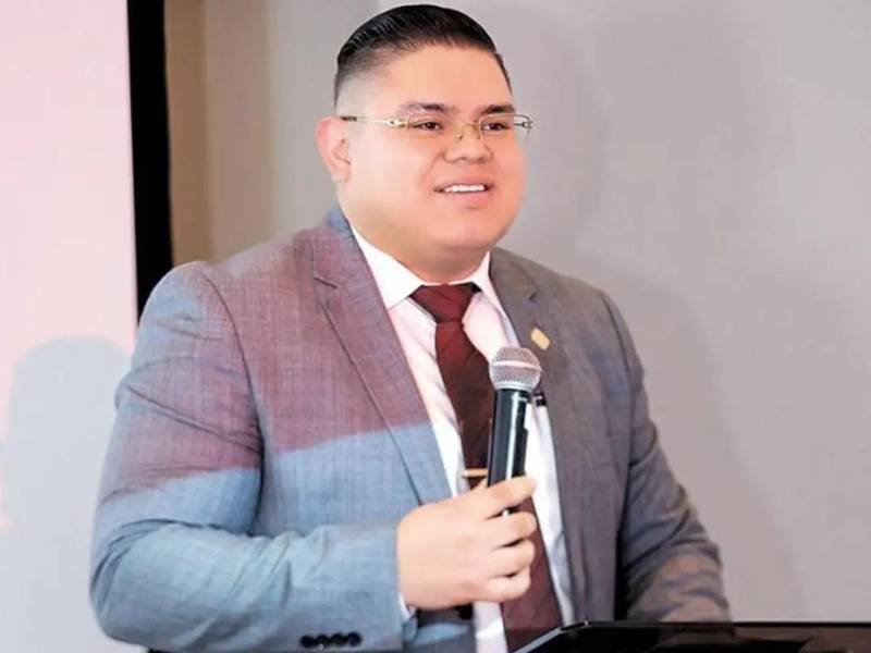 <b>Rolando Sánchez anda prófugo por el asesinato de Franklin Villeda. La Policía ofrece una recompensa de 5 millones de lempiras a quien de información fidedigna de su paradero. </b>