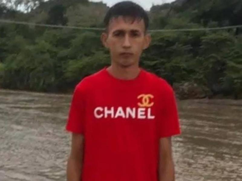 El joven Keneth Yahir Sabillón García murió cuando la ambulancia que lo trasladaba al hospital Mario Rivas de San Pedro Sula chocó con un bus.