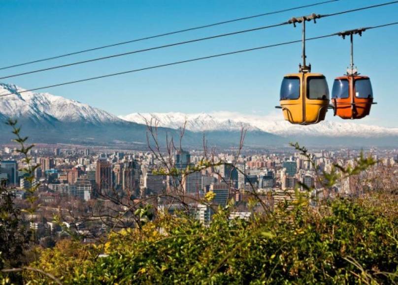 6. Santiago de Chile. Comparte el puesto 86 con Lima y Río de Janeiro. La capital chilena es una de las grandes urbes que ofrecen un buen estilo de vida para sus ciudadanos.