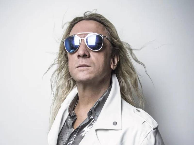 Javier Ceriani dirige el podcast Chisme no like.