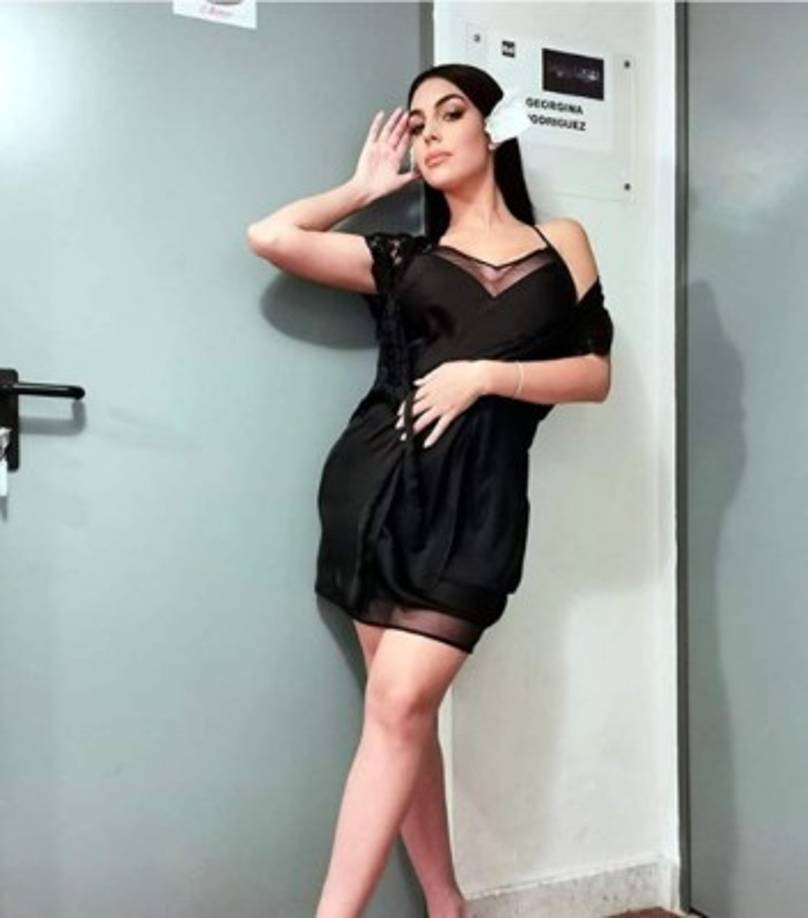 'Vaya paisaje tiene el paisaje. Feliz día, hermana. Sigue currando como siempre y alegrándonos los días y las vistas con tu belleza', ha dicho Ivana Rodríguez, hermana de Georgina, sobre la publicación.