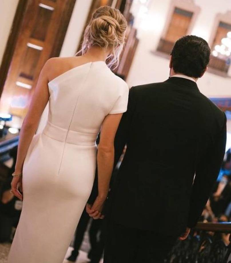 Mariana ha encontrado la fórmula para combinar sus pasión por las redes y el altruismo. Esta semana anunció que subastará el vestido que utilizó en la toma de posesión para que donar los fondos a causas sociales.