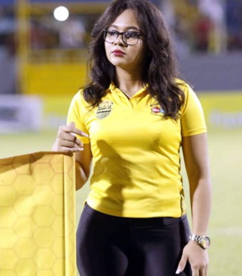 Otra edecán en el Real España-UPN.