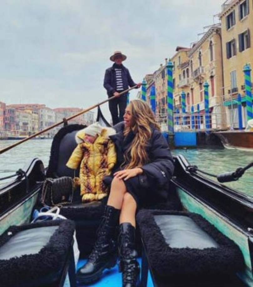 Jaqueline Pinheiro comparte en sus redes sociales fotografías de su hijo.