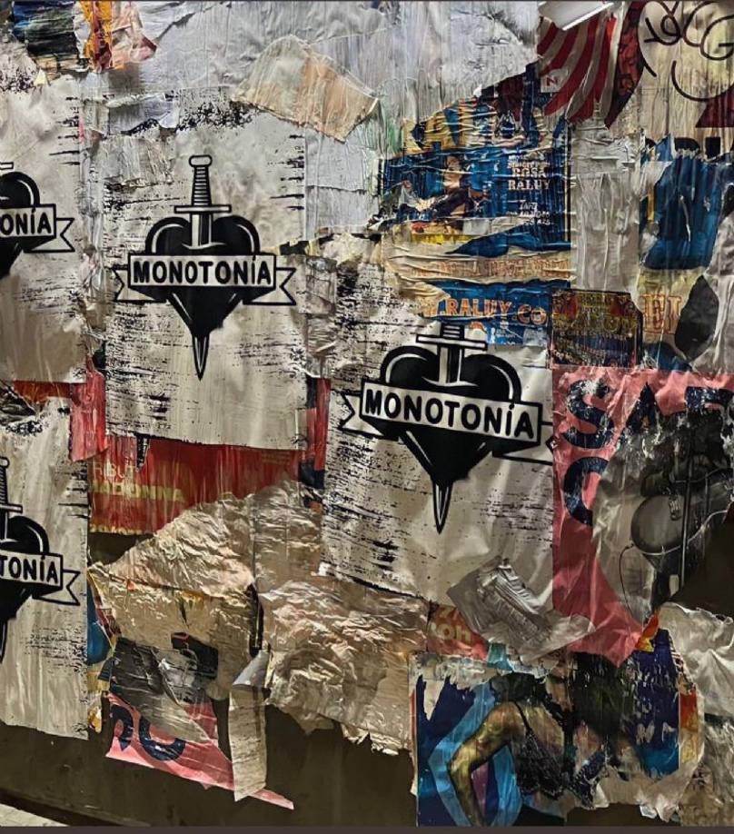 Esta situación ha llamado mucho la atención entre los fanáticos de Shakira, pues se han percatado de algunas indirectas por parte de la colombiana hacia Gerard Piqué, pues para empezar, las grabaciones se dieron en en Manresa, municipio de Cataluña, en España, lugar donde actualmente reside la cantante y que compartía una vida a lado de futbolista y sus hijos.