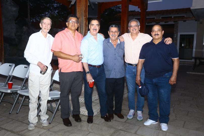 Klaus Ritter, Alex Velásquez, Juan Férez, Carlos Zablah, José Samara y Eduardo Coello