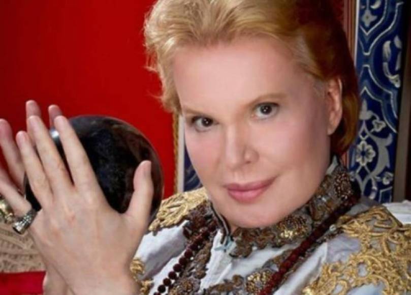 En agosto de 2019, Walter Mercado celebró 50 años de carrera artística.