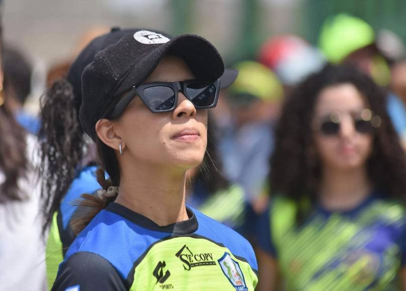 Mujer policía cautiva: Las bellas chicas de la final de ida Olancho-Olimpia
