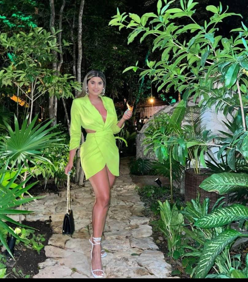 Ángela Márquez es originaria de Olancho y se mudó a Estados Unidos desde los 12 años de edad. La chica es la pareja sentimental del joven futbolista Douglas Martínez que milita en el Sacramento Republic de la USL Championship. 