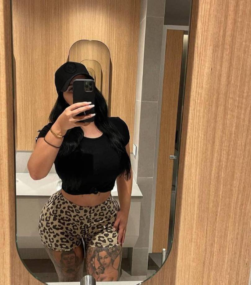 La chica comparte todo tipo de imágenes y vídeos para adultos y acumula cientos de subscriptores que pagan una cifra mensual para poder acceder a estas instantáneas. 