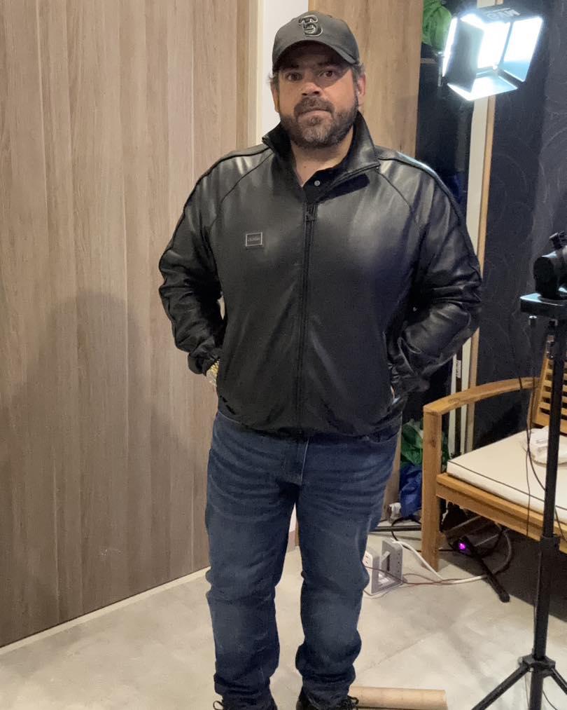 Acribillan a Camilo Ochoa, El Alucín, en el baño de su casa