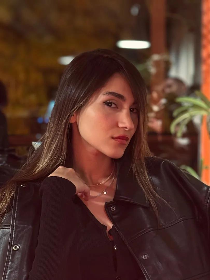 ¿Quién es Parastoo Ahmadi, la cantante condenada a 74 latigazos en Irán?