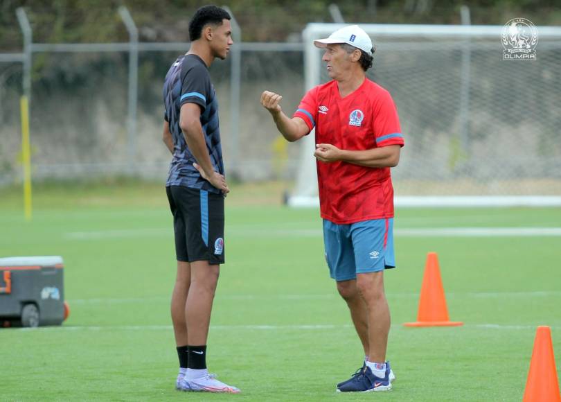 Una vez confirmado su fichaje, Jack Jean-Baptiste se puso a las órdenes de Pedro Troglio y ya realizó su primer entrenamiento como jugador del Olimpia.