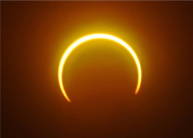 Carías mencionó que este eclipse solar será parcial, en ese moemento el Sol no va ser cubierto totalmente.