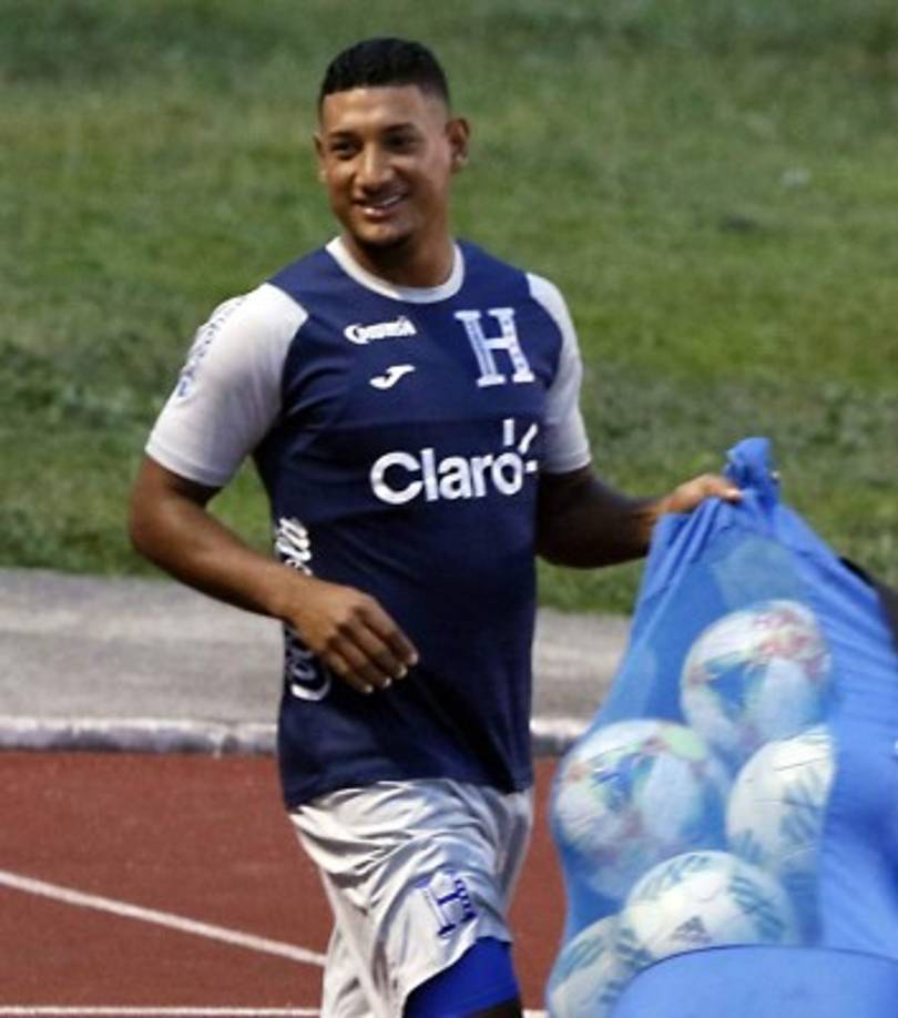 Bryan Acosta (25 años) - Mediocampista del FC Dallas de Estados Unidos.