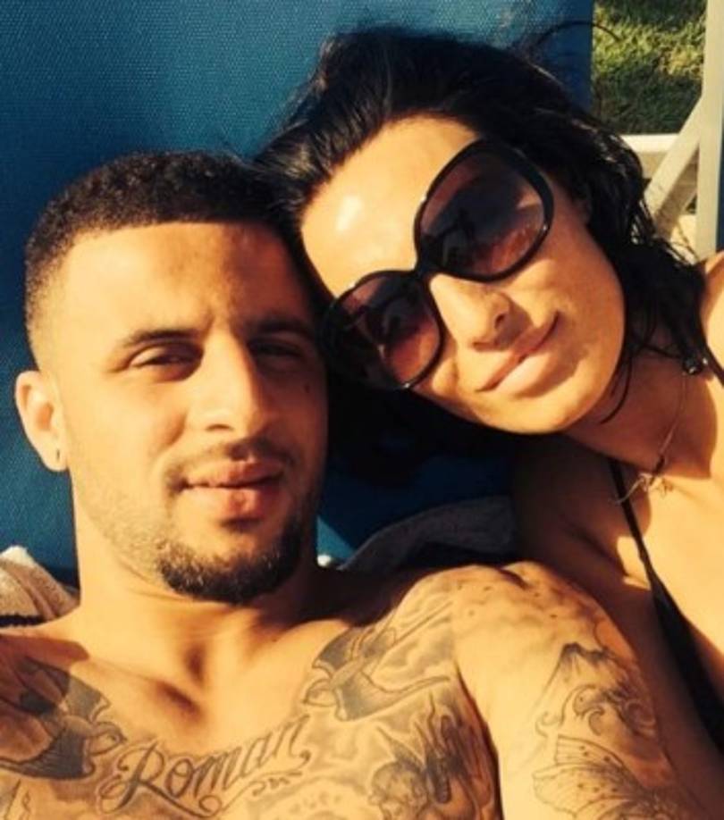 'Me siento muerta por dentro. Cada día está lleno de dolor. Me pone muy triste que me hayan dañado tanto cuando no he hecho nada para merecerlo. Amo a Kyle y siempre lo amaré, pero hacerme esto a mí... después de tres niños', confió la esposa de Walker desde hace 11 años.