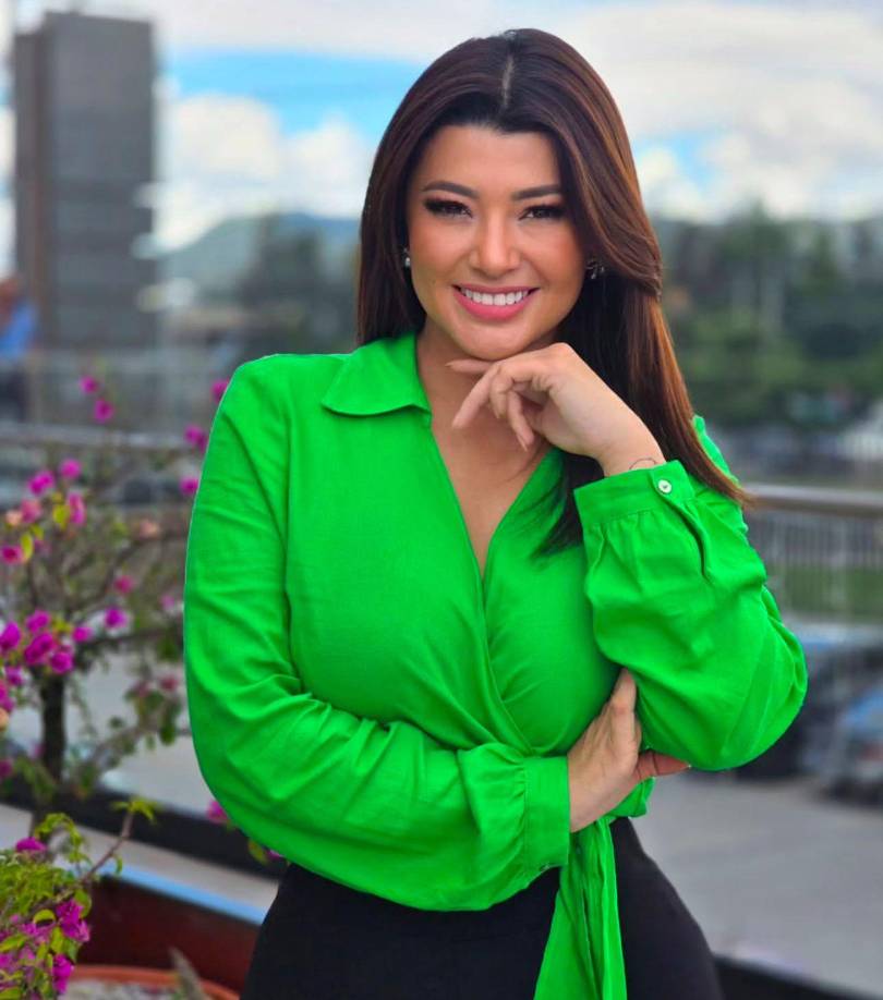 La bella presentadora que goza de una alta popularidad en las redes sociales mencionó que fue diagnosticada con neumonía por lo que fue hospitalizada.