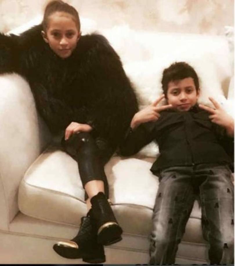 Jennifer ha dicho que mientras Emme adora las cámaras y el glamour de los reflectores, su hijo es un poco más serio y prefiere los videojuegos y la tecnología. <br/><br/>