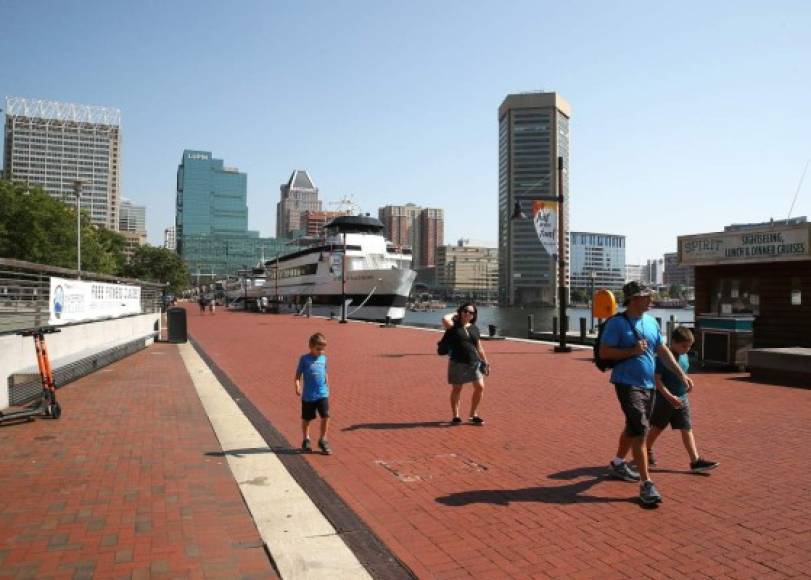 Fundada en 1729, Baltimore es también uno de los centros portuarios más importantes de la costa este de EEUU. Fue el segundo puerto en recibir la mayor cantidad de inmigrantes en EEUU durante el siglo XVIII, después de la Isla Ellis.
