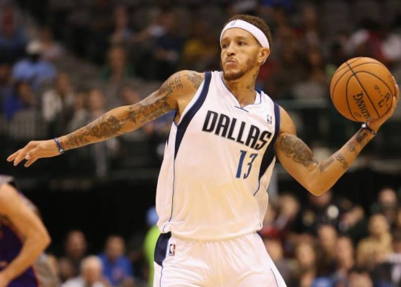 Delonte West de 37 años de edad, ganó 16,2 millones de dólares en nueve temporadas en la NBA y de todo eso hoy no le ha quedado nada. El exjugador se encuentra en la ruida al extremo de pedir dinero en la calle.