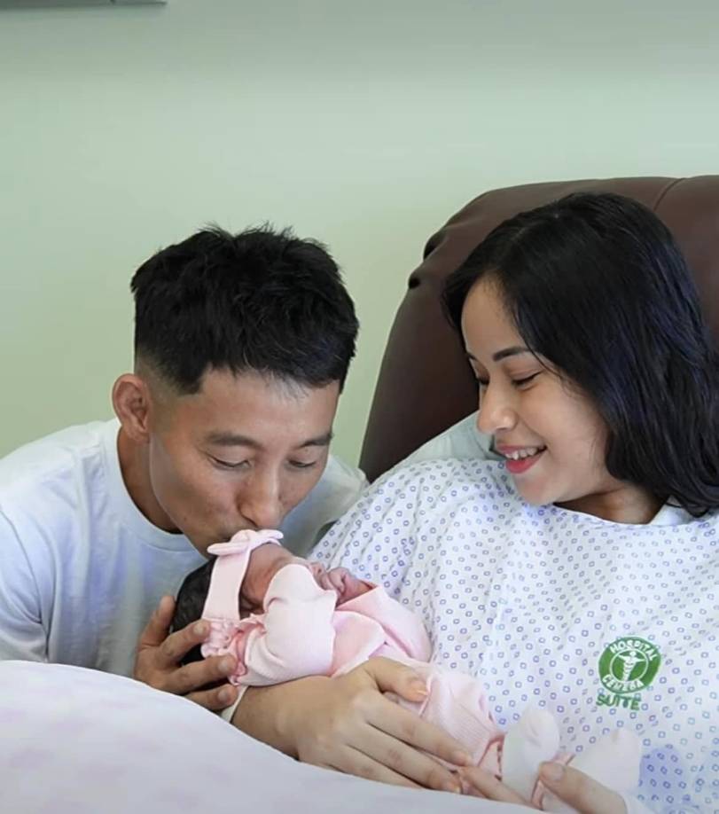 A través de sus redes sociales, Shin y Yeimi han compartido lindas postales con su bebita. 