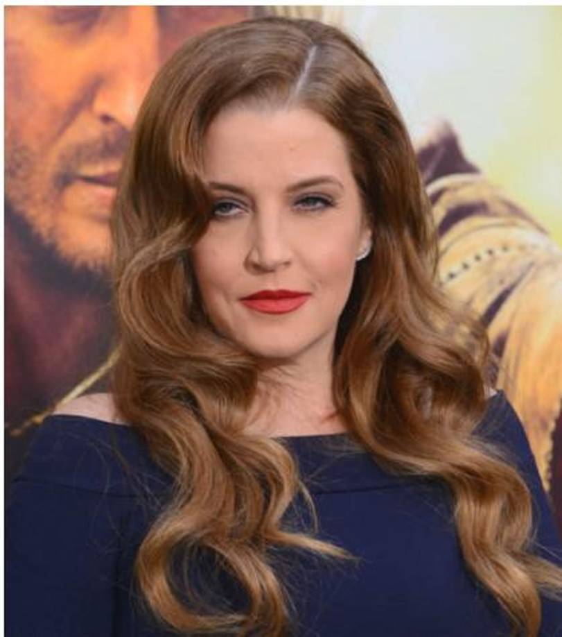 A los nueve años de edad, Lisa sufrió el fallecimiento de su padre, pérdida que se sumó a otra dolorosa muerte que vivió en su adultez con el suicidio de uno de sus hijos.