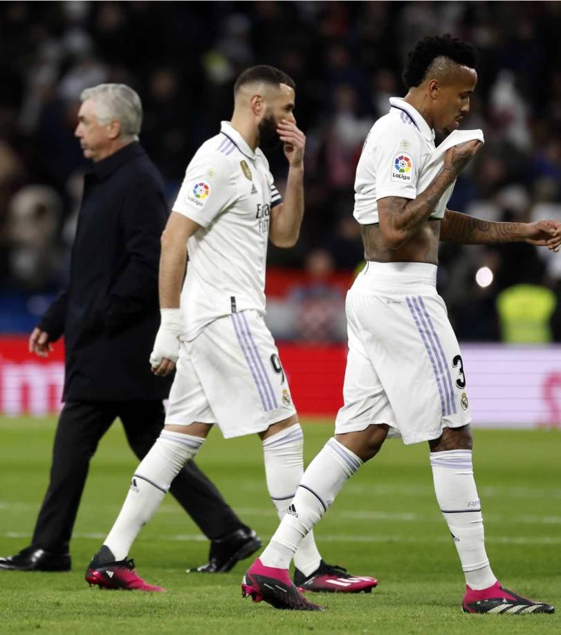 Pese a salvar el empate, los jugadores del Real Madrid terminaron con rostros tristes pues es un tropiezo en sus aspiraciones de alcanzar al Barcelona.