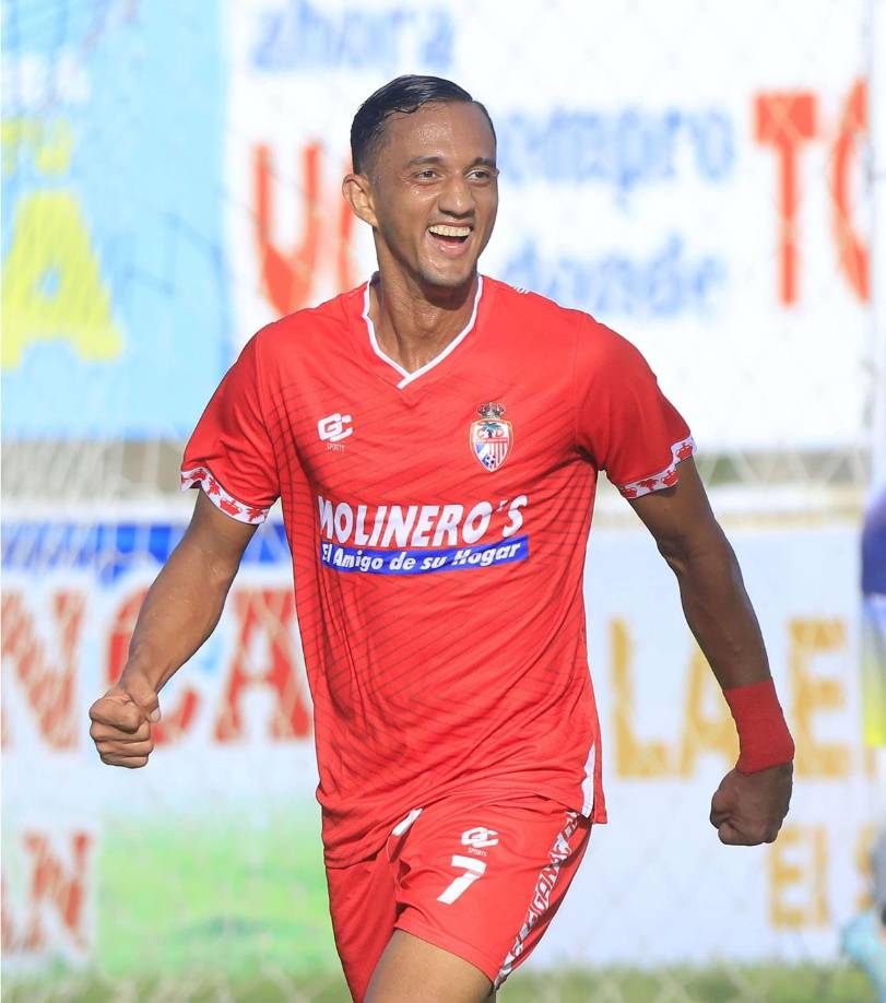 Diego Reyes - El presidente de la Real Sociedad, Ricardo Elencoff, confirmó que el convenio que tiene con Olimpia por el préstamo del delantero tocoeño es por un año. “Lo más seguro es que él va a continuar con nosotros, porque Diego quiere seguir con Real Sociedad”, dijo el mandamás aceitero.