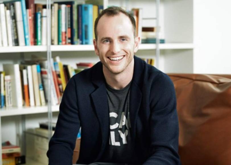 9. Joe Gebbia, 35, es el confundador de Airbnb, la plataforma digital que llegó para revolucionar la industria del alojamiento. La compañía está valuada en más de US$ 25 mil millones y la revista Forbes colocó a Gebbia en noviembre del año pasado en el séptimo lugar dentro de la lista de emprendedores estadounidenses más ricos por debajo de 40 años, con una fortuna de US$ 3,3 mil millones.